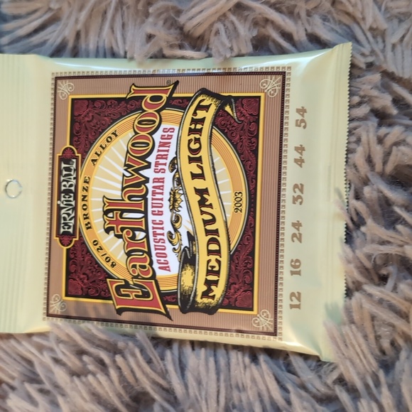 Acoustic guitar (Adam Levine series) - Picture 3 of 7